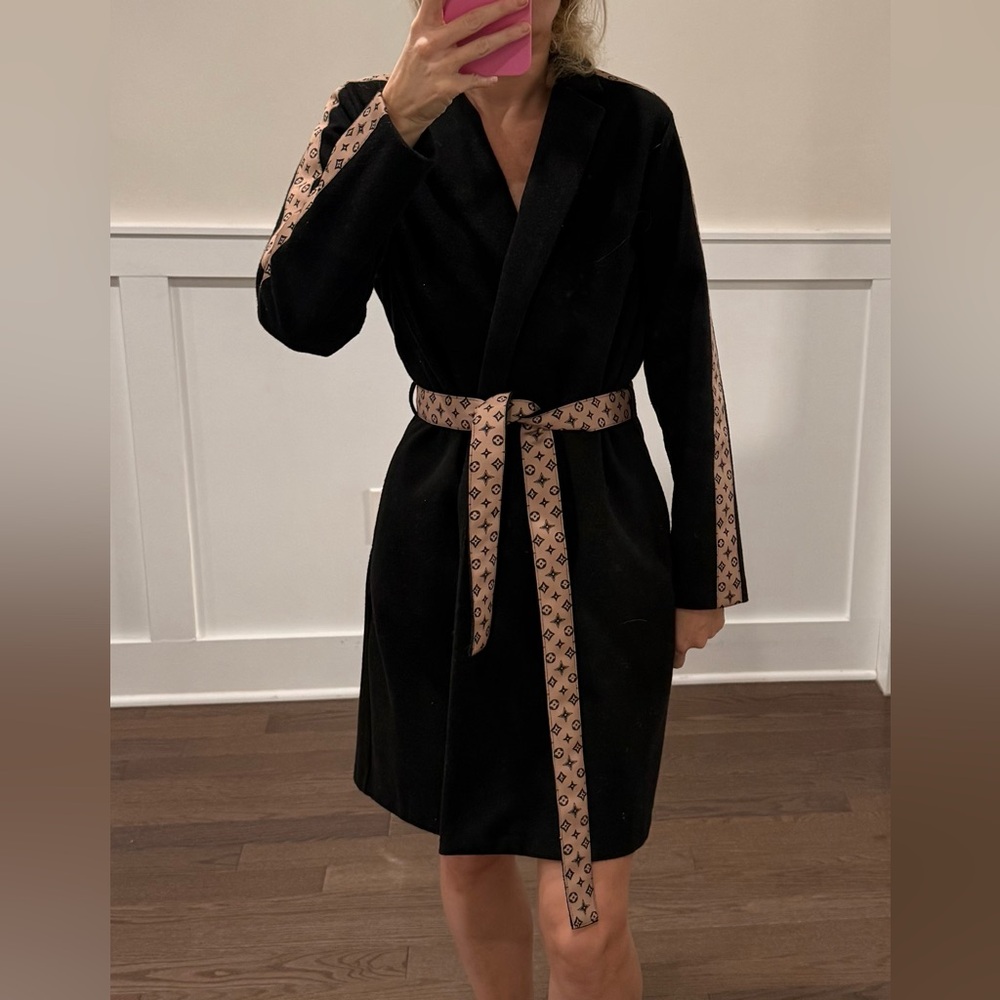 NWT-Elegant  LV style coat size M